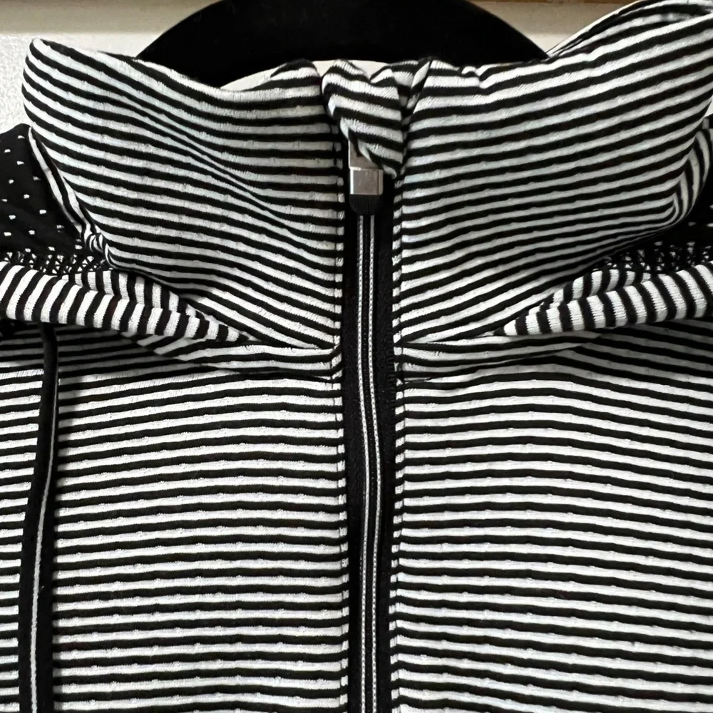 Tangerine • Women’s Collared Hoodie • Black/White Stripe • Size Small - Picture 4 of 9